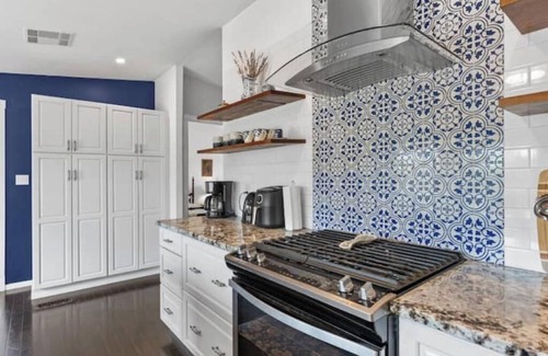 Cerrillos House | Scenic Solitude in the Cerrillos Hills