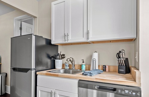 St. Charles Apartment | Scenic South Main Apartment with Breathtaking Views for 3 Guests
