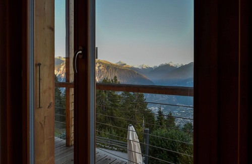 Crans-Montana Ski Chalet | Scenic Sport Fit Chalet, very close to the slopes