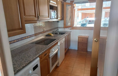 Villanua House | Scenic Stone Mountain House with Garden, 3 Double Bedrooms & Loft, Fully Equipped Kitchen
