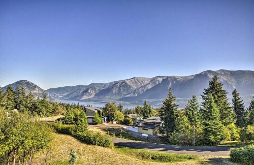 Carson Apartment | Scenic Studio with Loft and View of the Columbia River