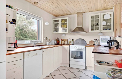 Hoeve Strand House | Scenic summer house 600 meters from sandy beach
