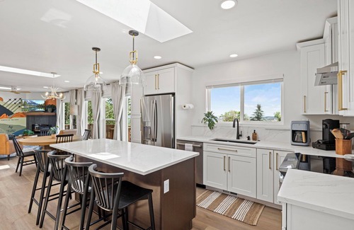 Palmer Lake Apartment | Scenic Summit Hideaway - Amazing views @ top of Palmer Lake, with hot tub!