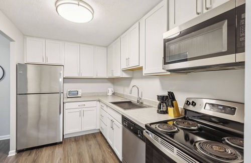 Parma Apartment | Scenic towers 3020I Cozy & Comfy I Free Parking