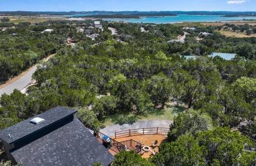 Canyon Lake House | Scenic Treehouse