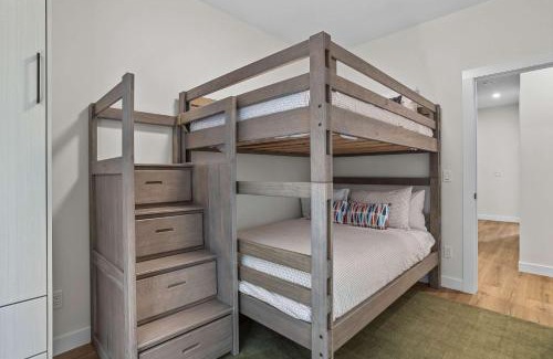 Teepee Town House | Scenic Views in a Luxurious Townhouse