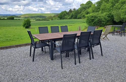 Olloy-sur-Viroin House | Scenic Villa in Viroinval