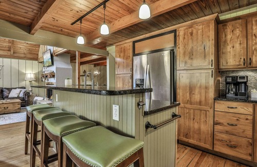 Big Canoe House | Scenic Vistas, Family Cookouts, Fireside Sips, Foosball Tournaments & Golf Swings - Good Times