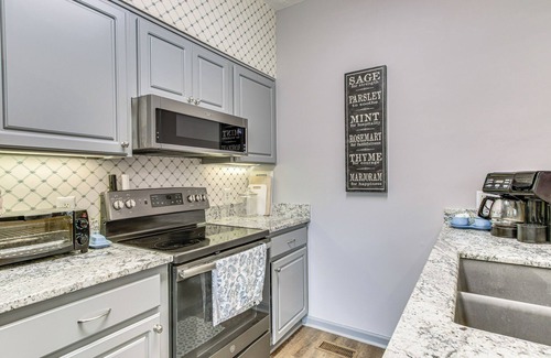 McCormick House | Scenic Water Views: Lakefront Home in McCormick!