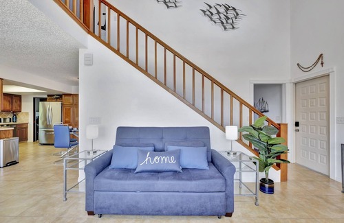 Bearss Plaza House | Scenic Waterfront Getaway – Private Stay
