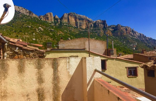 La Morera de Montsant House | Scenic Wine, Food & Adventure Retreat in Priorat