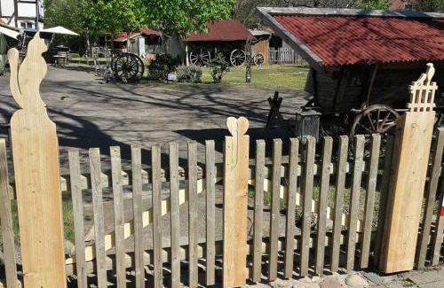 Broeckel Bed & Breakfast | Schäferwagen auf dem Antikhof