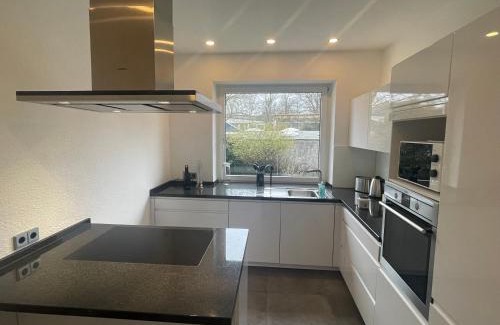 Untermeiderich Apartment | schön wohnen ! Netflix Nespresso Küche Parkplatz Garten