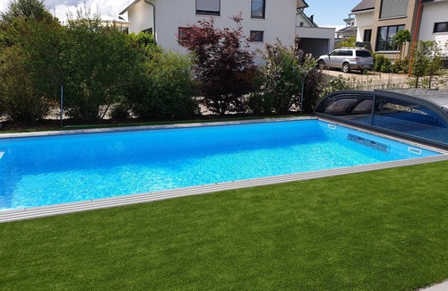 Mittelbiberach House | Schöne 55 qm Ferienwohnung bis 4 Personen mit Pool