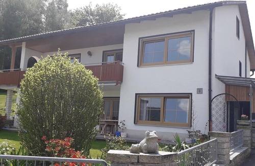 Hauzenberg Apartment | Schöne Ferienwohnung für Naturliebhaber und Familien