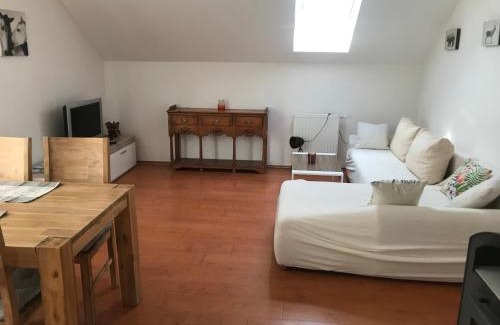 Pfaffing Apartment | Schöne Ferienwohnung im Voralpenland