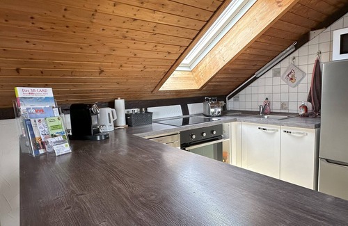 Lochgau Apartment | Schöne, Geräumige Ferienwohnung im Wein- u. Wandergebiet, Freizeitpark I.d. Nähe