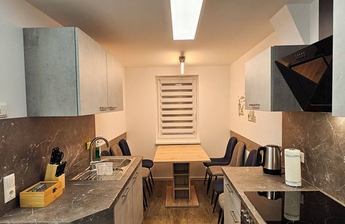 Ilversgehofen Apartment | Schöne Groß Ferienwohnung 79m² mit 2 Bad Ideal für Familie und Gruppe, 3.og