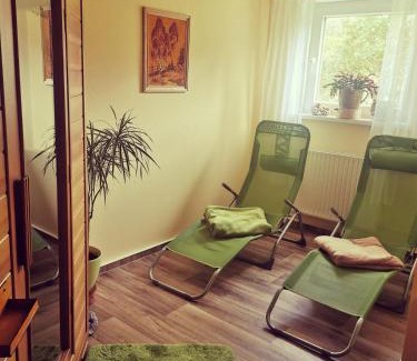 Frankenberg Apartment | Schöne, helle, ruhige Wohnung und Wellness Sauna