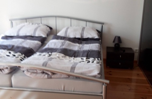 Haleben Apartment | Schöne Zeit im Landhaus Stil mit Seen in der Nähe