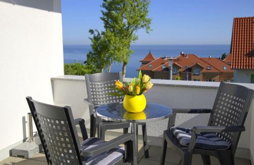 Lohme Apartment | schöner Meerblick von der Dachterrasse Haus Ostseeblick 1 FeWo Meehrblick