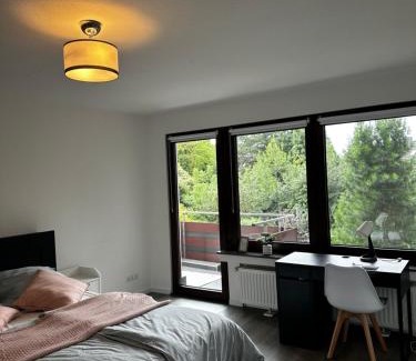 Frintrop Apartment | Schönes Apartment 1,5 Zimmer mit Balkon in Bedingrade Essen