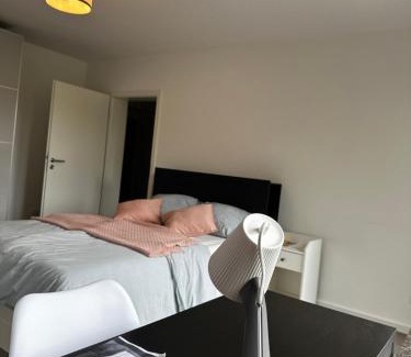 Frintrop Apartment | Schönes Apartment 1,5 Zimmer mit Balkon in Bedingrade Essen