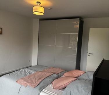 Frintrop Apartment | Schönes Apartment 1,5 Zimmer mit Balkon in Bedingrade Essen