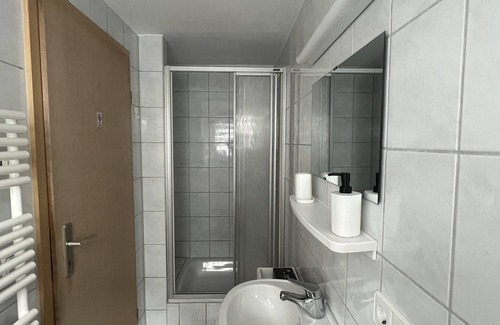 Grimmelfingen Apartment | Schönes Zimmer mit Externem Bad - Nähe Donautal - Ideal für Geschäftsreisen