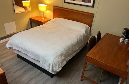 Vernon Hotel | Schell Motel