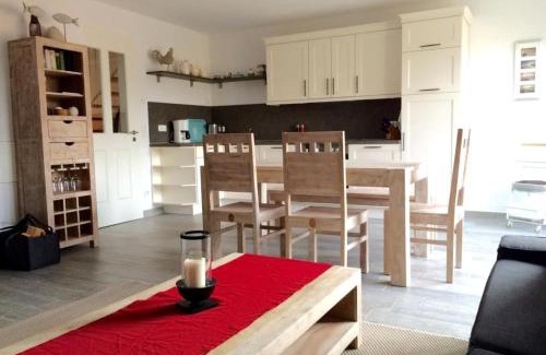 Zingst Apartment | Schifferhaus "Kapitänskabine" FW 5