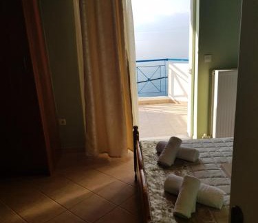 Sarakiniko Apartment | Schinas Apts.