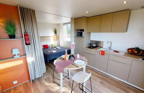 Cabrieres-dʼAigues House | Schlüssel Westotel - 20 m2 - 1 Schlafzimmer 2 Personen