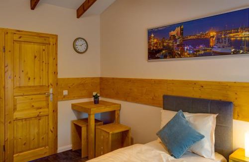Kaltenkirchen Hotel | SchlafHütte