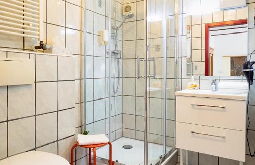 Feste Zons Hotel | Schloß Destille