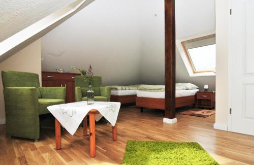 Waffensen Apartment | Schloms Hof
