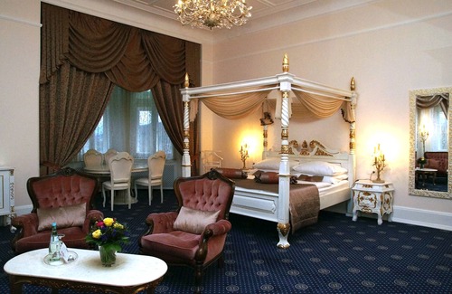 Meinhard Hotel | Schloss Hotel Wolfsbrunnen