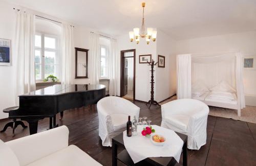 Kallmunz Hotel | Schloss Raitenbuch