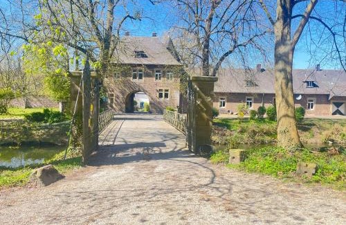 Uebach-Palenberg Apartment | Schloss Rimburg - Steve Mc Queen 4