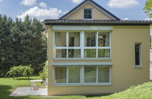 Kreuzweiler House | Schloss Thorn