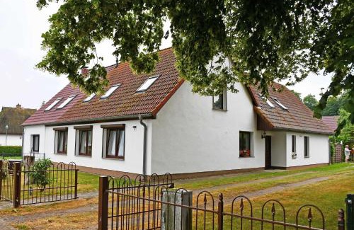 Ralswiek Apartment | schoene Ferienwohnung mit Terrasse