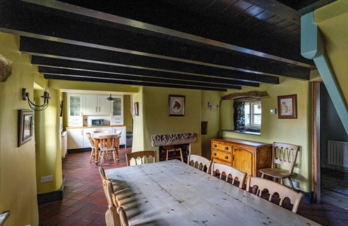 Leek Cottage | School House; cosy cottage, hot tub, Peak District