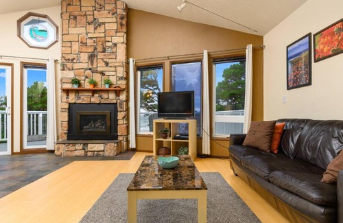 Gleneden Beach House | School House Creek Retreat