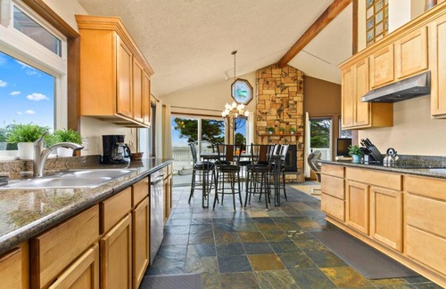 Gleneden Beach House | School House Creek Retreat