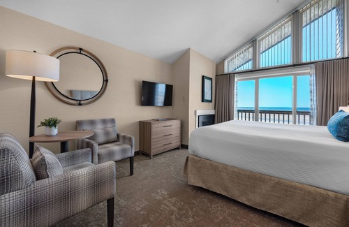 Downtown Cannon Beach Hotel | Schooner's Cove Inn