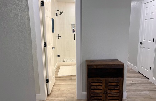 Pflugerville House | Schrödinger's Paradox of Tranquil Serenity