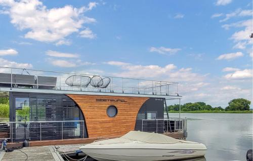 Havelsee Boat Rental | Schwimmendes Ferienhaus