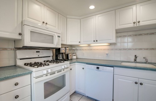Minot Condo | Scituate Vacation Rental - Walk to the Beach!
