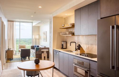 Rainey Street Historic District House | Scoot by AvantStay Brand New Condo in Austin w Amazing Amenities
