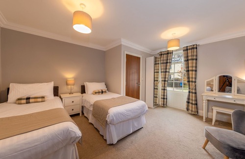 Wing House | Scotch Arms Mews